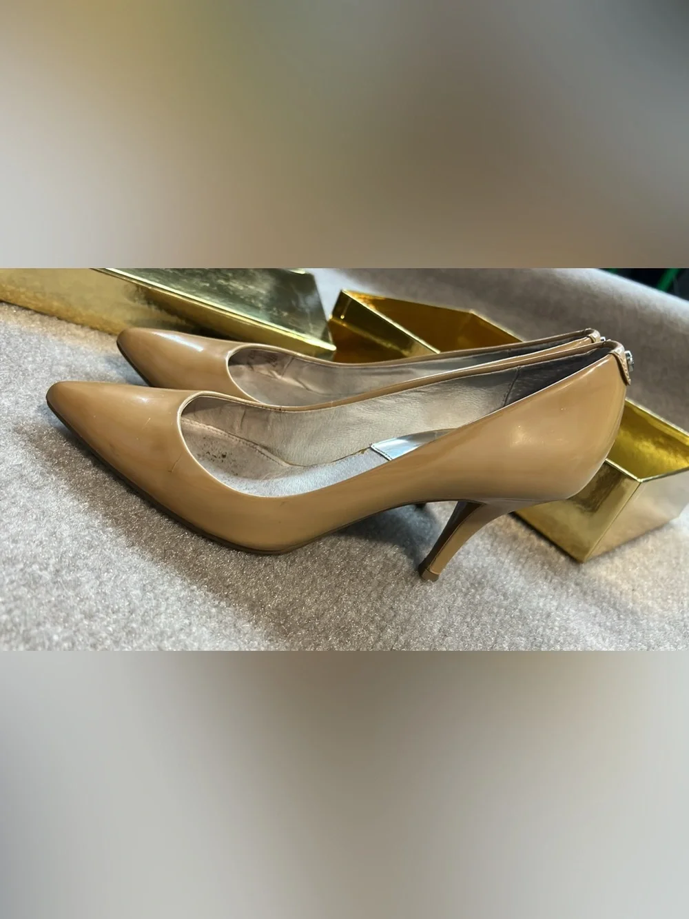Woman’s 7.5 Michael Kors Nude Leather Pumps